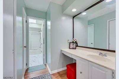 1402 Maplecrest Rd, Edison, NJ 08820 - Photo 28