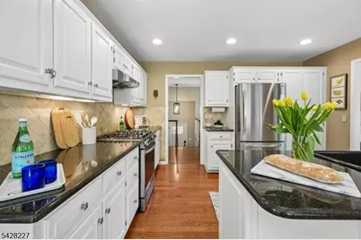 57 Ambar Pl, Bernardsville, NJ 07924 - Photo 12