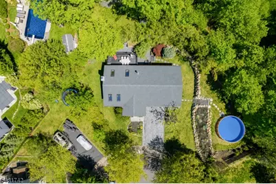 40 Schirra Dr, Wanaque, NJ 07465 - Photo 2