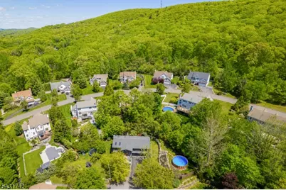 40 Schirra Dr, Wanaque, NJ 07465 - Photo 34