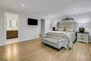 8 Pembroke Dr, Mendham, NJ 07945 - Photo 14