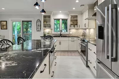 8 Pembroke Dr, Mendham, NJ 07945 - Photo 8