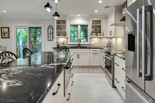 8 Pembroke Dr, Mendham, NJ 07945 - Photo 8