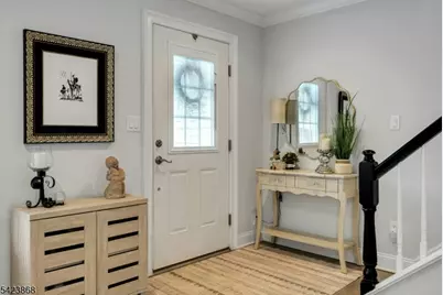 8 Pembroke Dr, Mendham, NJ 07945 - Photo 2