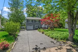 1585 St Ann St, Scotch Plains Township, NJ 07076 - Photo 2