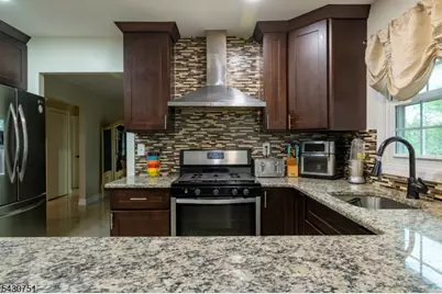 14 Buttonwood Dr, Franklin Township, NJ 08873 - Photo 8