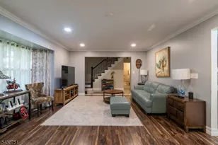 14 Buttonwood Dr, Franklin Township, NJ 08873 - Photo 4