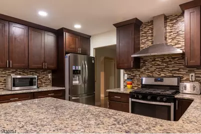 14 Buttonwood Dr, Franklin Township, NJ 08873 - Photo 10