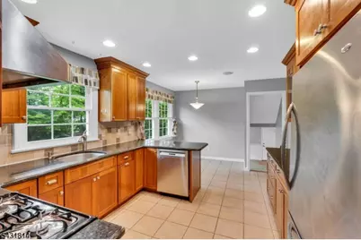 28 Bennington Rd, Morris Township, NJ 07960 - Photo 8