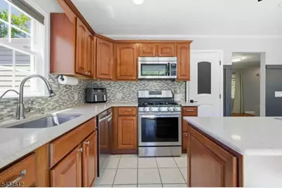 207 Mooney Rd, Roxbury Township, NJ 07836 - Photo 10