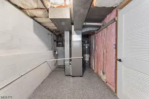 185 Maple St, Roselle Park, NJ 07204 - Photo 24
