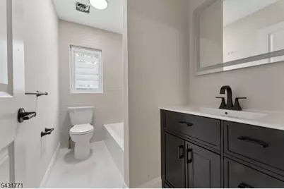 185 Maple St, Roselle Park, NJ 07204 - Photo 12
