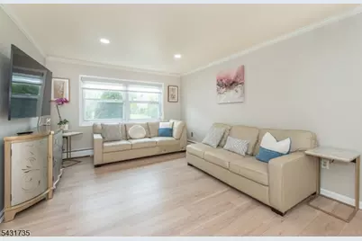 33 Knox Ter #1C, Wayne, NJ 07470 - Photo 4