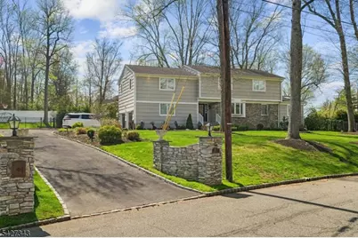 9 Wingate Way, Roseland, NJ 07068 - Photo 2