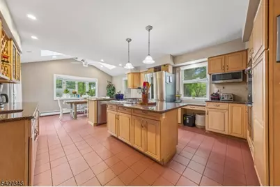 9 Wingate Way, Roseland, NJ 07068 - Photo 14