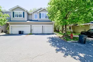 10 Cypress Ct, Clinton, NJ 08809 - Photo 2