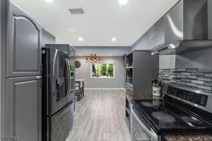47 Dupont Ave, Wanaque, NJ 07420 - Photo 10