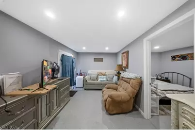 47 Dupont Ave, Wanaque, NJ 07420 - Photo 34