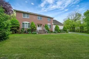 11 Ledgerock Ct, Parsippany, NJ 07950 - Photo 2