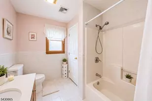 11 Ledgerock Ct, Parsippany, NJ 07950 - Photo 30