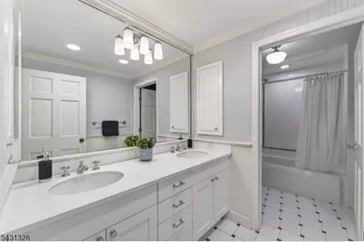 14 Cross Gates, Millburn, NJ 07078 - Photo 32