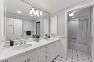 14 Cross Gates, Millburn, NJ 07078 - Photo 32