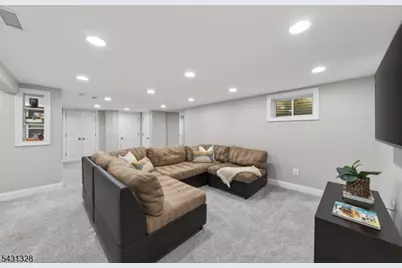 14 Cross Gates, Millburn, NJ 07078 - Photo 38