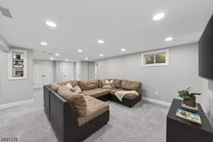 14 Cross Gates, Millburn, NJ 07078 - Photo 38