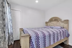 19 Clarion Ln, Newark, NJ 07103 - Photo 18