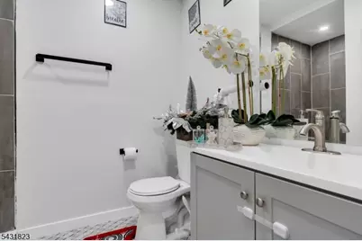 19 Clarion Ln, Newark, NJ 07103 - Photo 20
