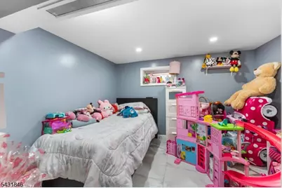 327 Cherry St, Elizabeth, NJ 07208 - Photo 16