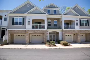104 Stone Creek Ct, Hanover Township, NJ 07981 - Photo 1