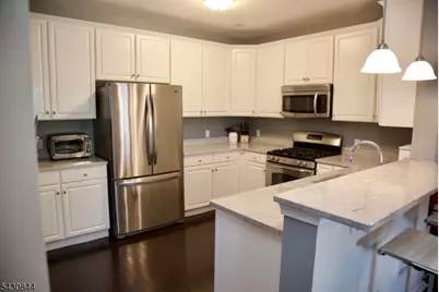 104 Stone Creek Ct, Hanover Township, NJ 07981 - Photo 12