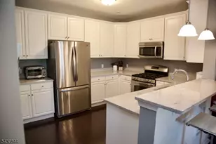 104 Stone Creek Ct, Hanover Township, NJ 07981 - Photo 12