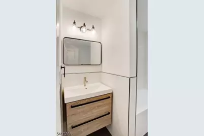 215 E 10th Ave, Roselle, NJ 07203 - Photo 32
