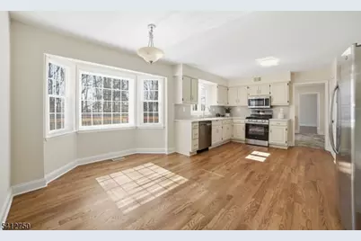 50 Pinewood Cres, Berkeley Heights Township, NJ 07922 - Photo 16
