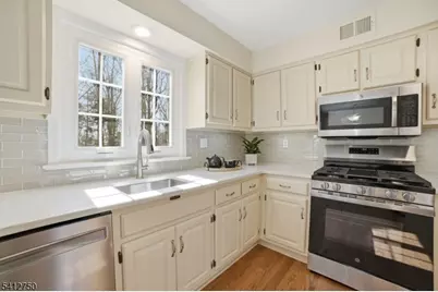 50 Pinewood Cres, Berkeley Heights Township, NJ 07922 - Photo 20