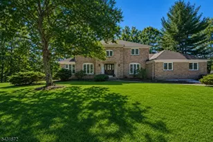 50 Pinewood Crescent, Berkeley Heights Township, NJ 07922 - Photo 2
