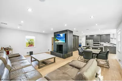 207 Degray St, North Haledon, NJ 07508 - Photo 4