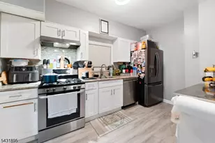 132 Jerome Pl, Bloomfield, NJ 07003 - Photo 4
