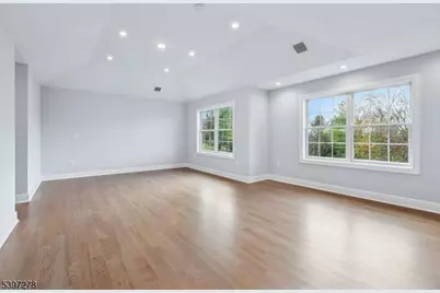 354 Beaufort Ave, Livingston, NJ 07039 - Photo 28