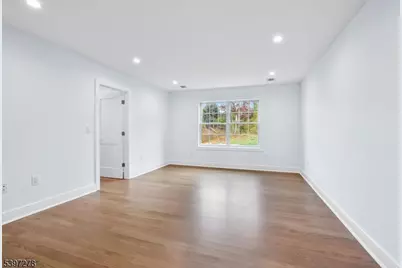 354 Beaufort Ave, Livingston, NJ 07039 - Photo 32