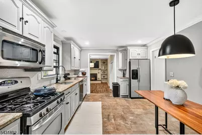 25 State St, Clark Township, NJ 07066 - Photo 12