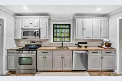 25 State St, Clark Township, NJ 07066 - Photo 14