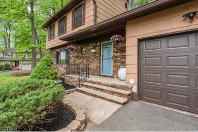 25 State St, Clark Township, NJ 07066 - Photo 2