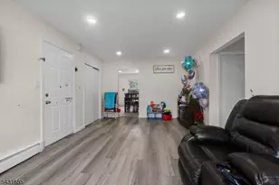 26 Clinton St, Belleville Twp., NJ 07109 - Photo 14