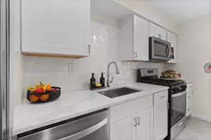 26 Clinton St, Belleville Twp., NJ 07109 - Photo 10