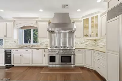 27 Mountainwood Ct, Totowa, NJ 07512 - Photo 16