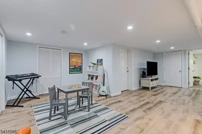 15 Rynda Rd, Maplewood, NJ 07040 - Photo 36