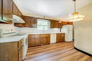 257 Brookhaven Way, Millburn, NJ 07078 - Photo 16